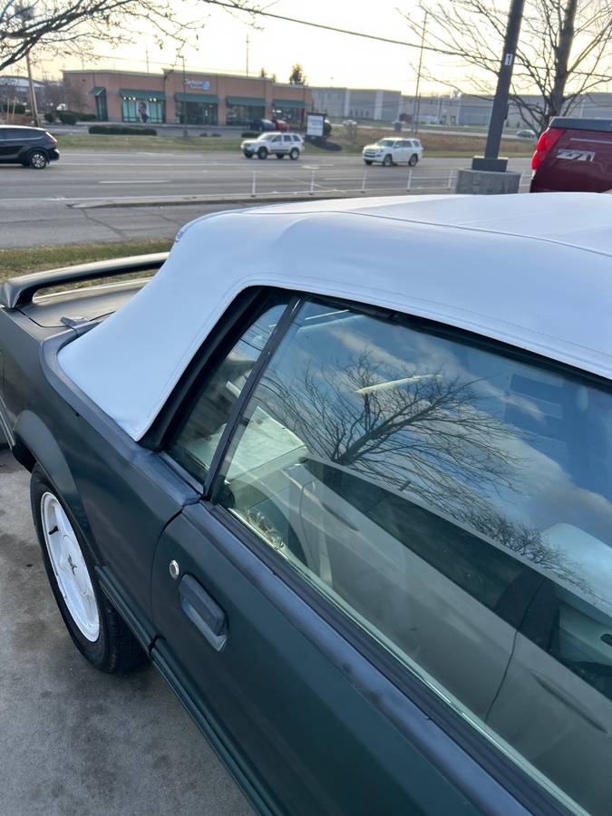 Ford-mustang-convertible-1990-11