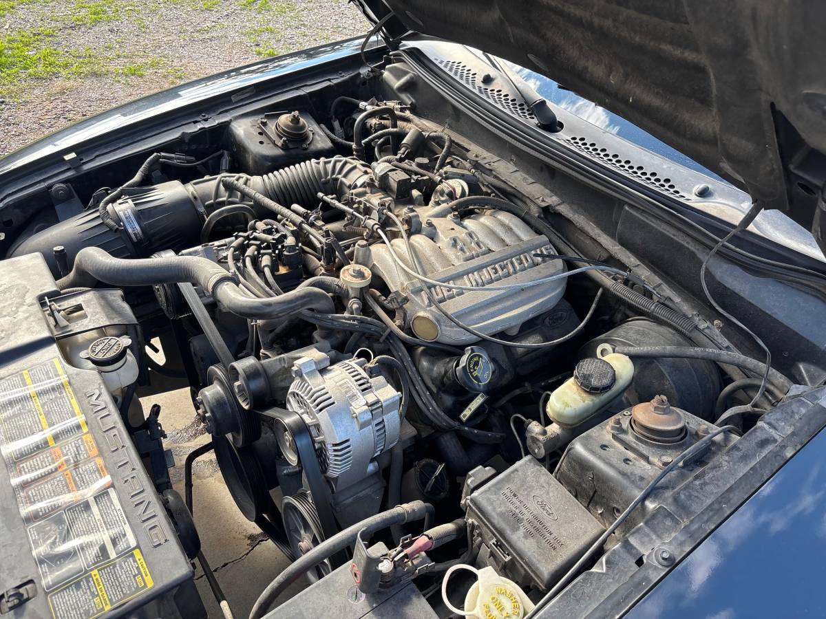 Ford-mustang-convertible-1995-black-10