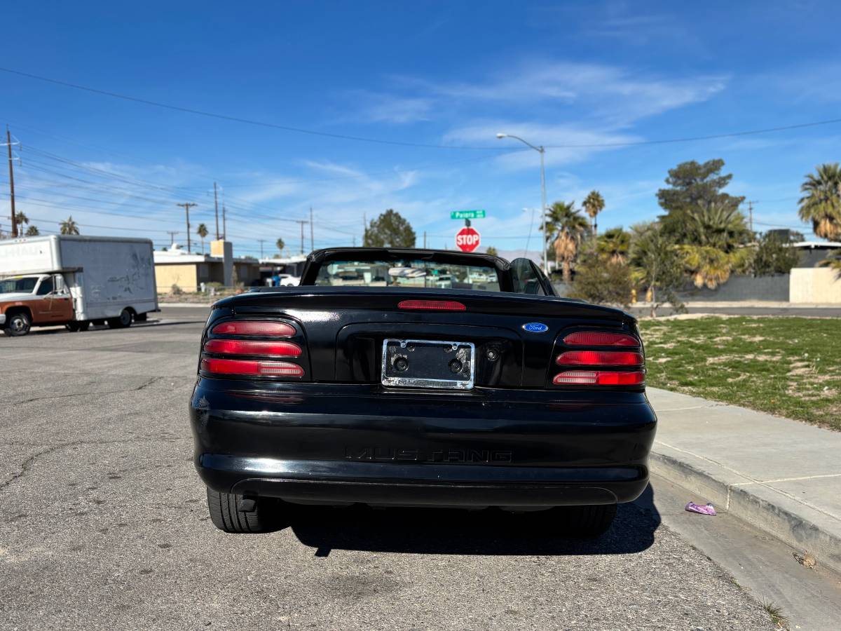 Ford-mustang-convertible-1995-black-13