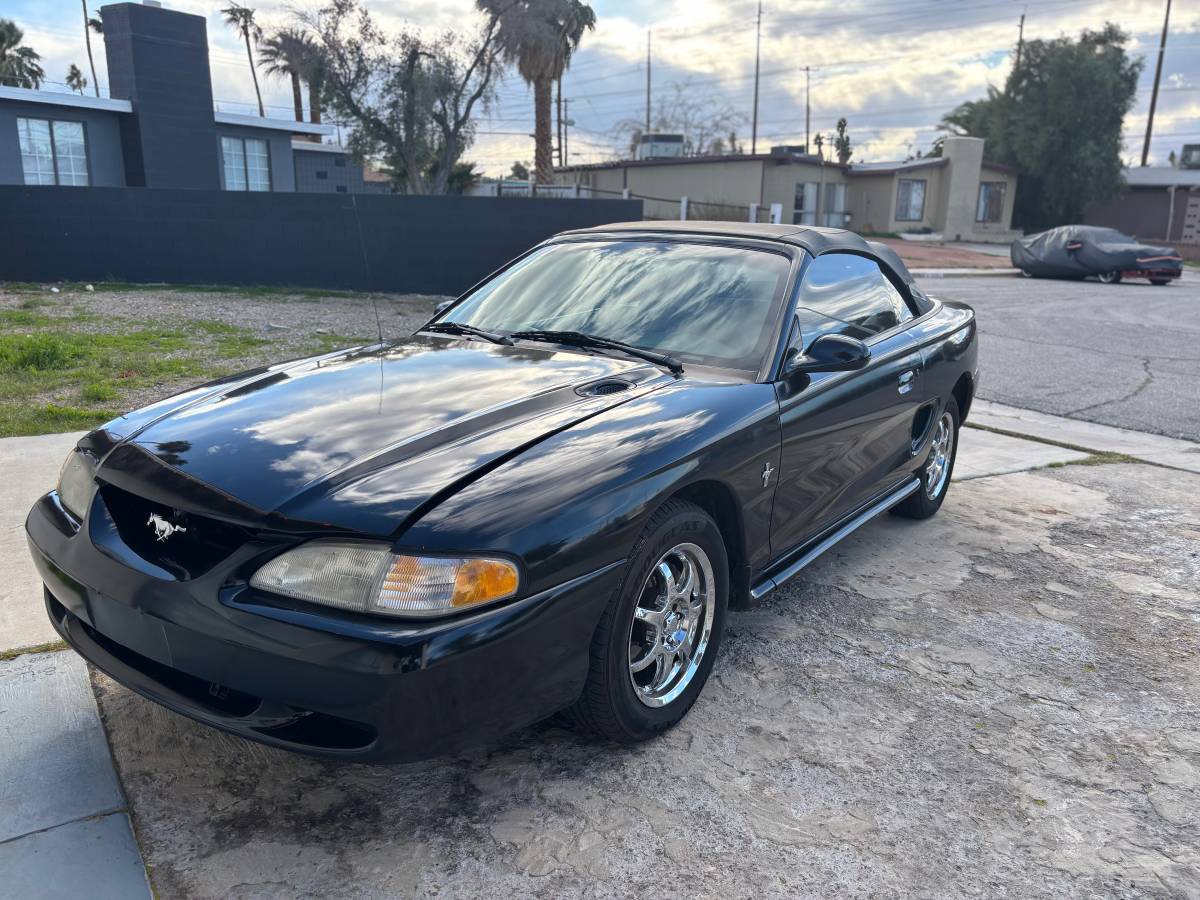 Ford-mustang-convertible-1995-black-17