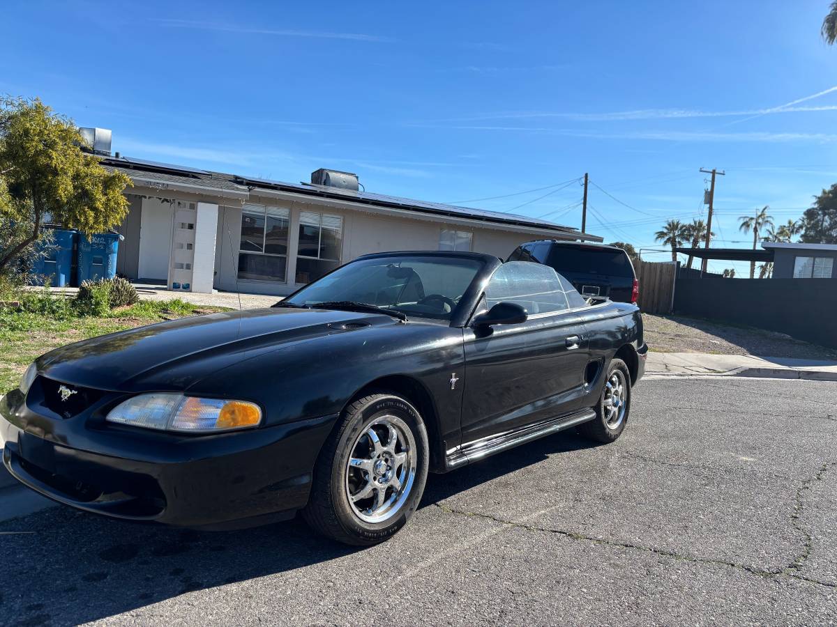 Ford-mustang-convertible-1995-black-3