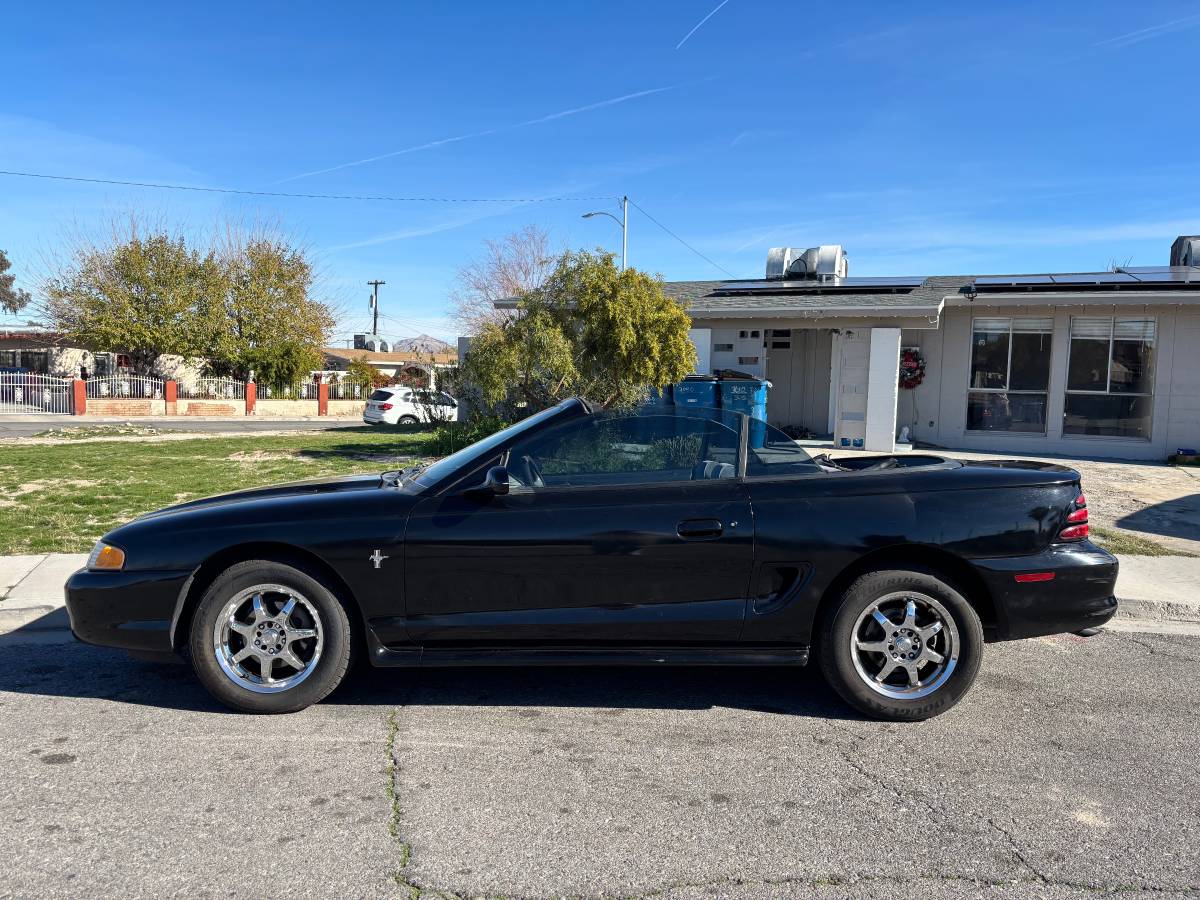 Ford-mustang-convertible-1995-black-6