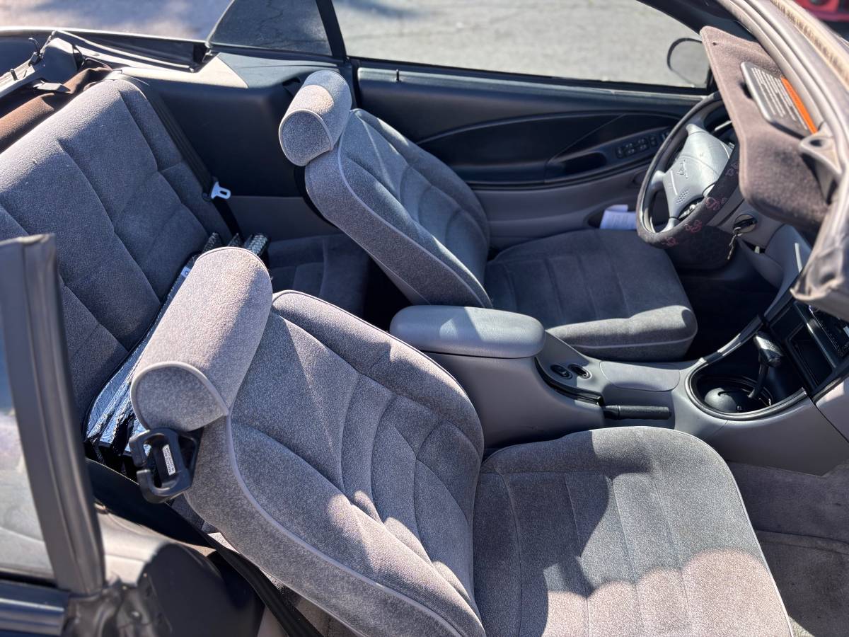 Ford-mustang-convertible-1995-black-9