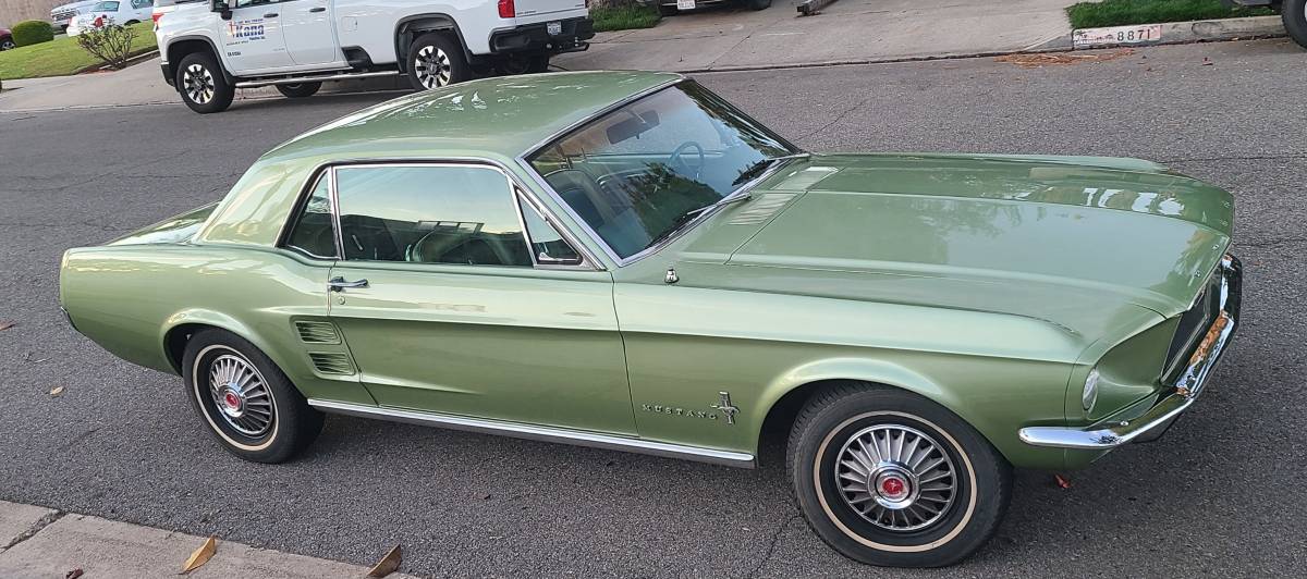 Ford-mustang-coupe-1967-green-10