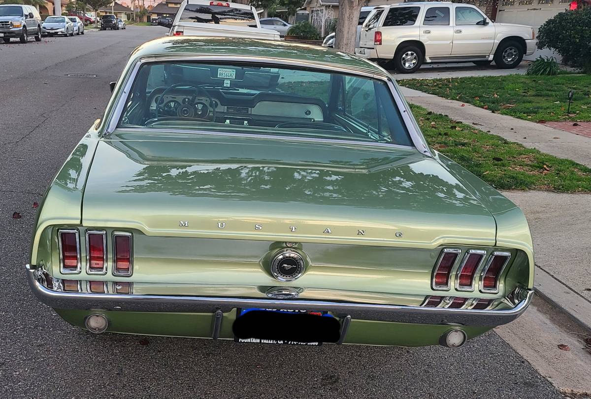 Ford-mustang-coupe-1967-green-3
