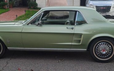 Ford-mustang-coupe-1967-green