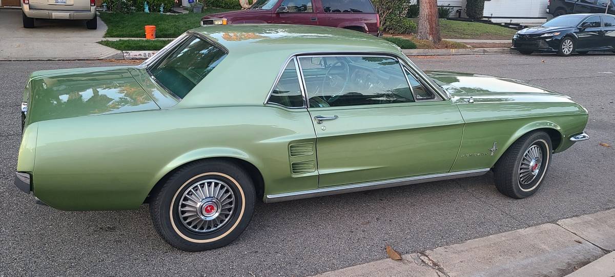 Ford-mustang-coupe-1967-green-4