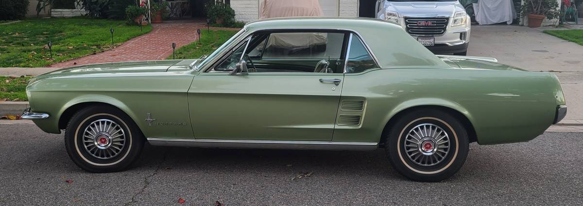 Ford-mustang-coupe-1967-green