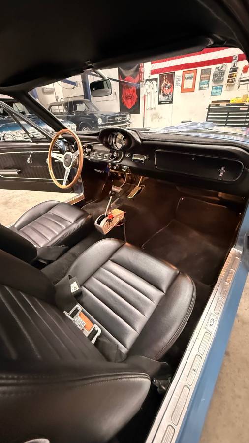 Ford-mustang-fastback-1965-12