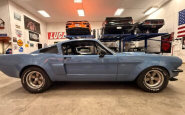 Ford-mustang-fastback-1965