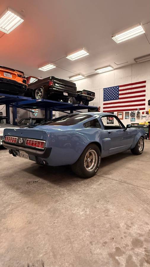 Ford-mustang-fastback-1965-4