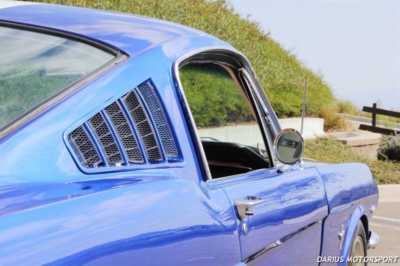 Ford-mustang-fastback-1965-black-12