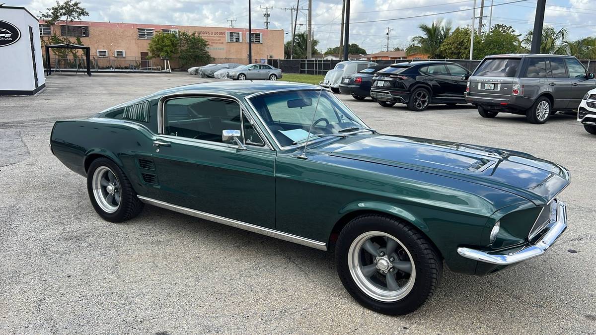 Ford-mustang-fastback-1967-green-1