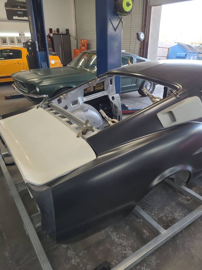 Ford-mustang-fastback-1967-silver-17