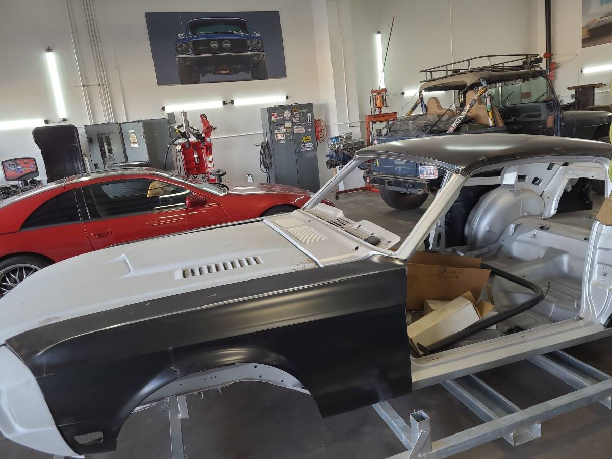 Ford-mustang-fastback-1967-silver-21