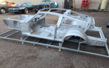 Ford-mustang-fastback-1967-silver