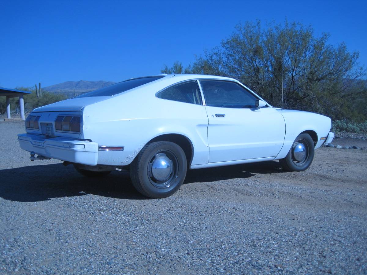 Ford-mustang-fastback-1974-white-1