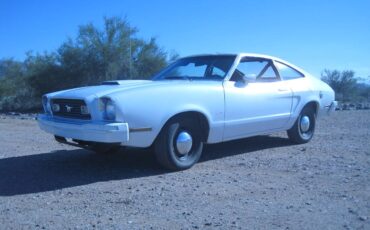 Ford-mustang-fastback-1974-white