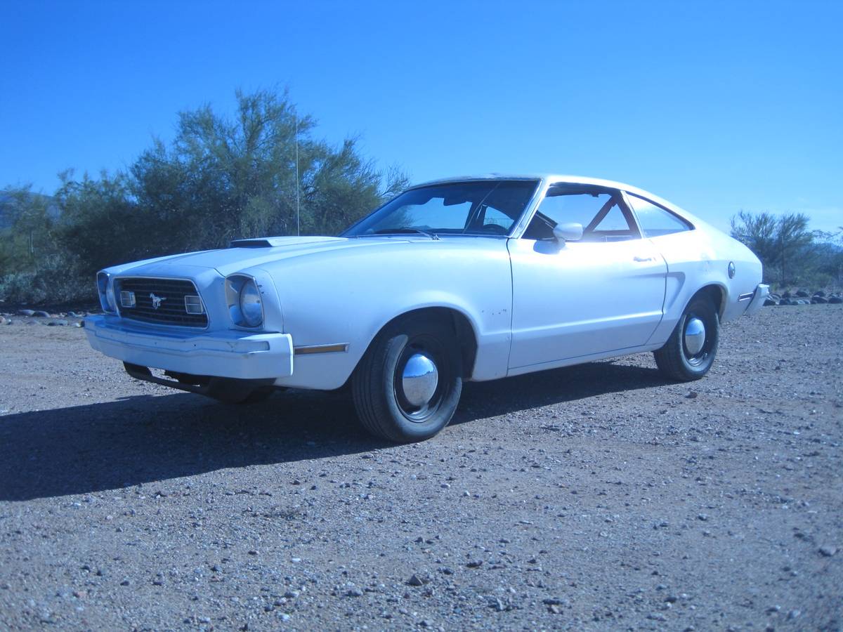 Ford-mustang-fastback-1974-white