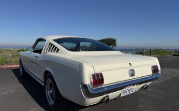 Ford-mustang-gt-1965-white-15