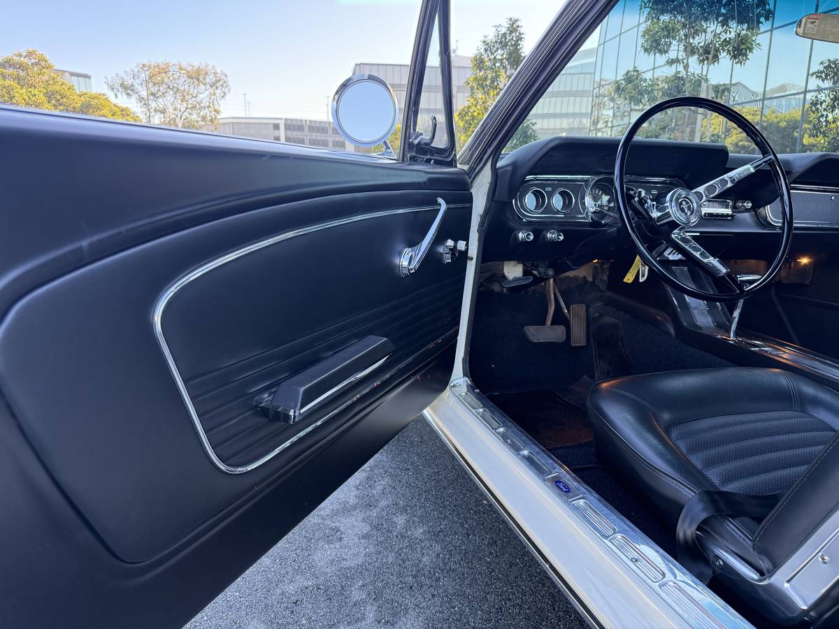 Ford-mustang-gt-1965-white-19