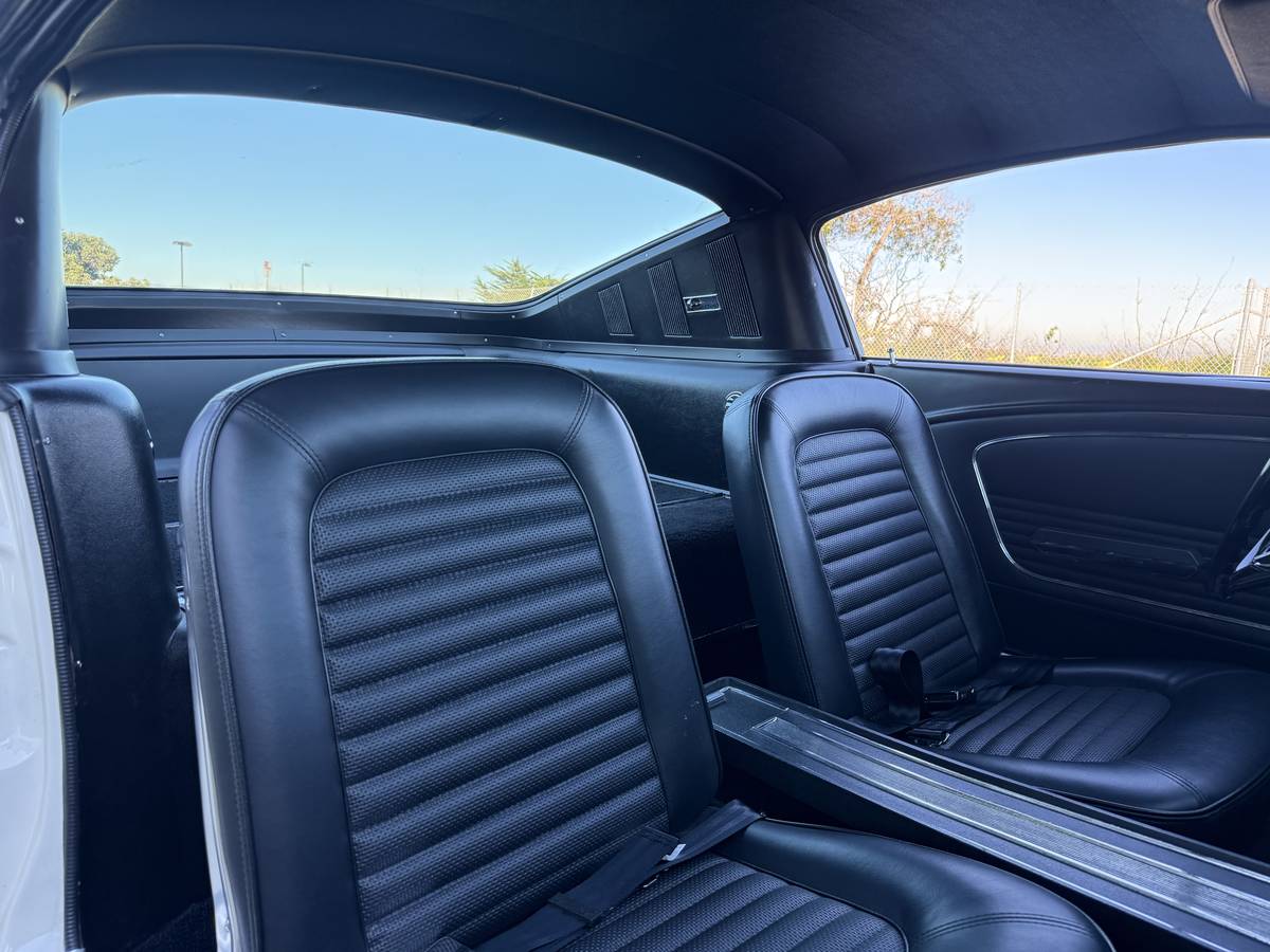 Ford-mustang-gt-1965-white-20