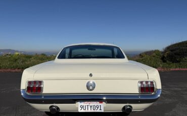 Ford-mustang-gt-1965-white-7