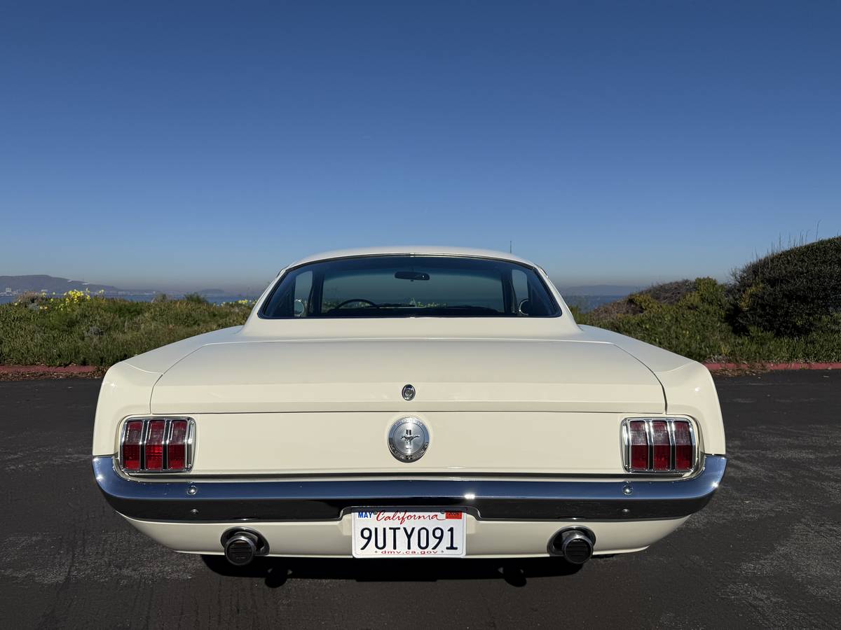 Ford-mustang-gt-1965-white-7