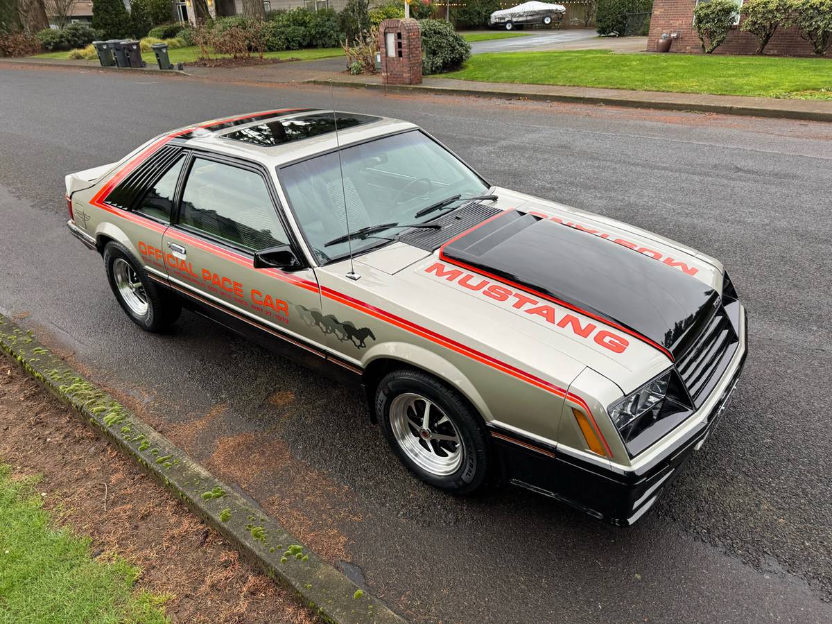 Ford-mustang-gt-1979-grey-12