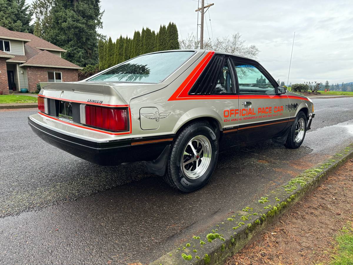 Ford-mustang-gt-1979-grey-31