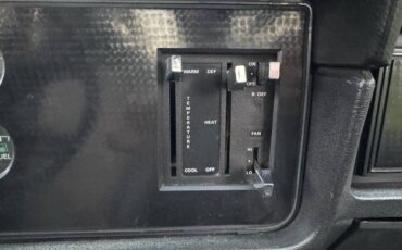 Ford-mustang-gt-1979-grey-40