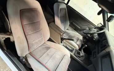 Ford-mustang-gt-1985-white