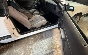 Ford-mustang-gt-1985-white-5