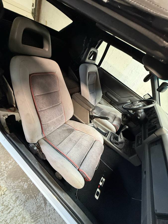 Ford-mustang-gt-1985-white