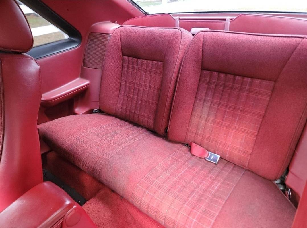 Ford-mustang-gt-1987-10