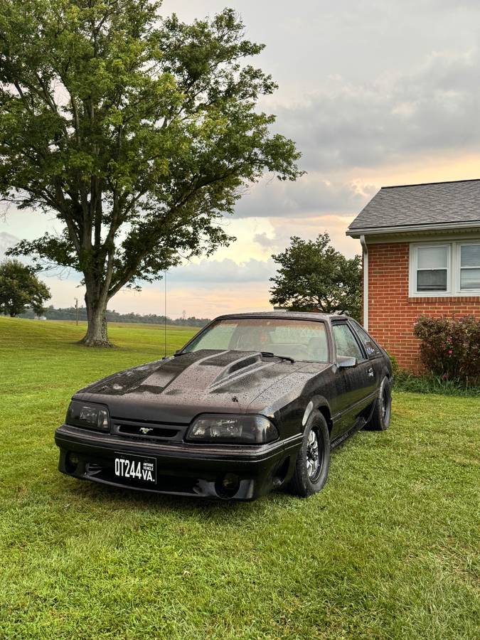 Ford-mustang-gt-1990-black-1
