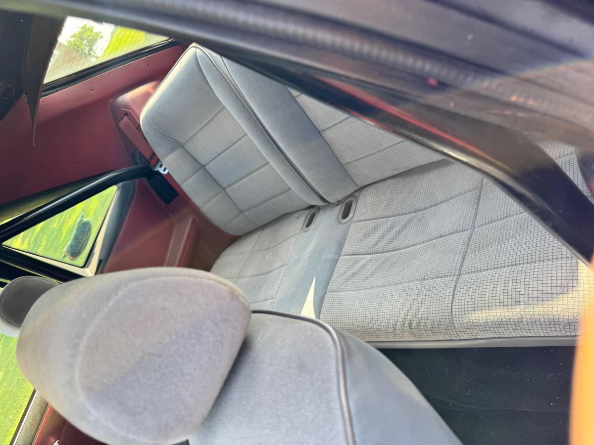 Ford-mustang-gt-1990-black-4