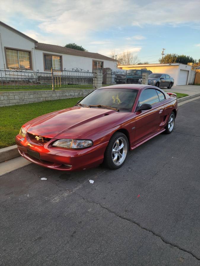 Ford-mustang-gt-1996-red