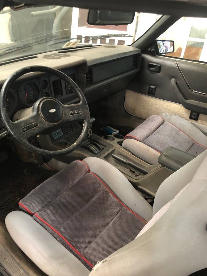 Ford-mustang-gt-convertible-1985-black-3