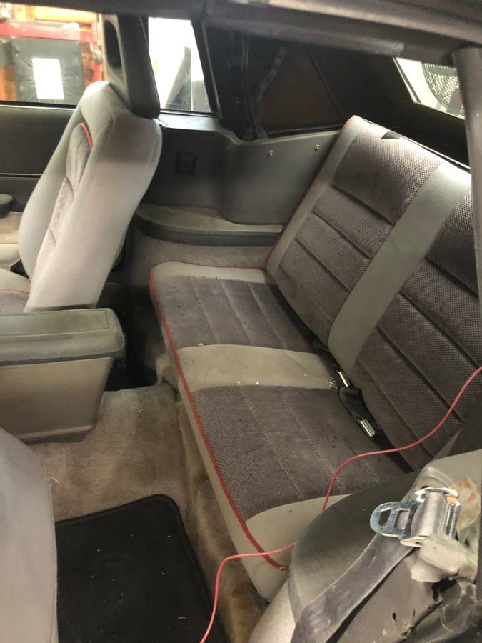 Ford-mustang-gt-convertible-1985-black-4