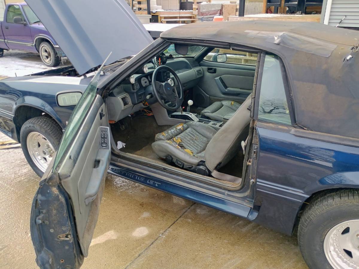 Ford-mustang-gt-convertible-1988-blue-3