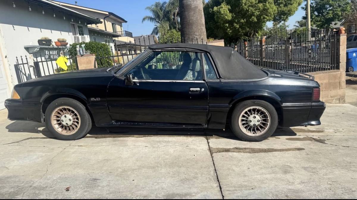 Ford-mustang-gt-convertible-1990-black-3