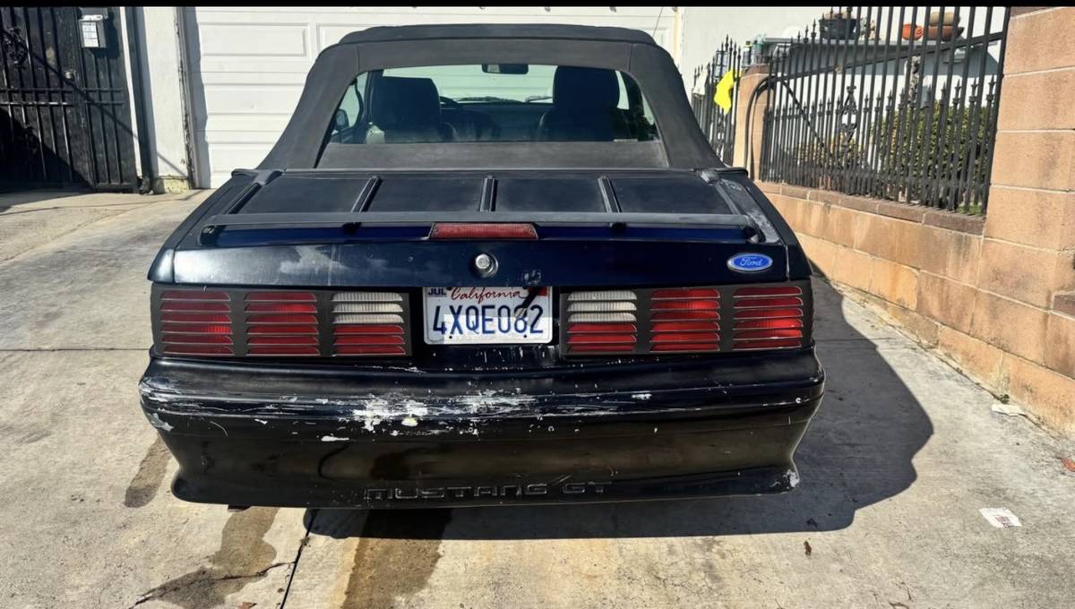 Ford-mustang-gt-convertible-1990-black-5