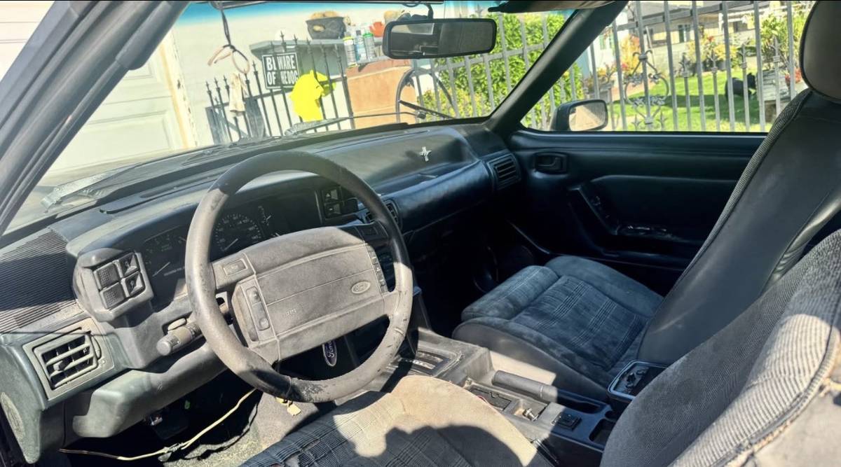 Ford-mustang-gt-convertible-1990-black-6