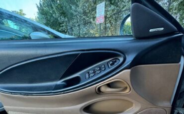 Ford-mustang-gt-convertible-5.0-1995-white-2