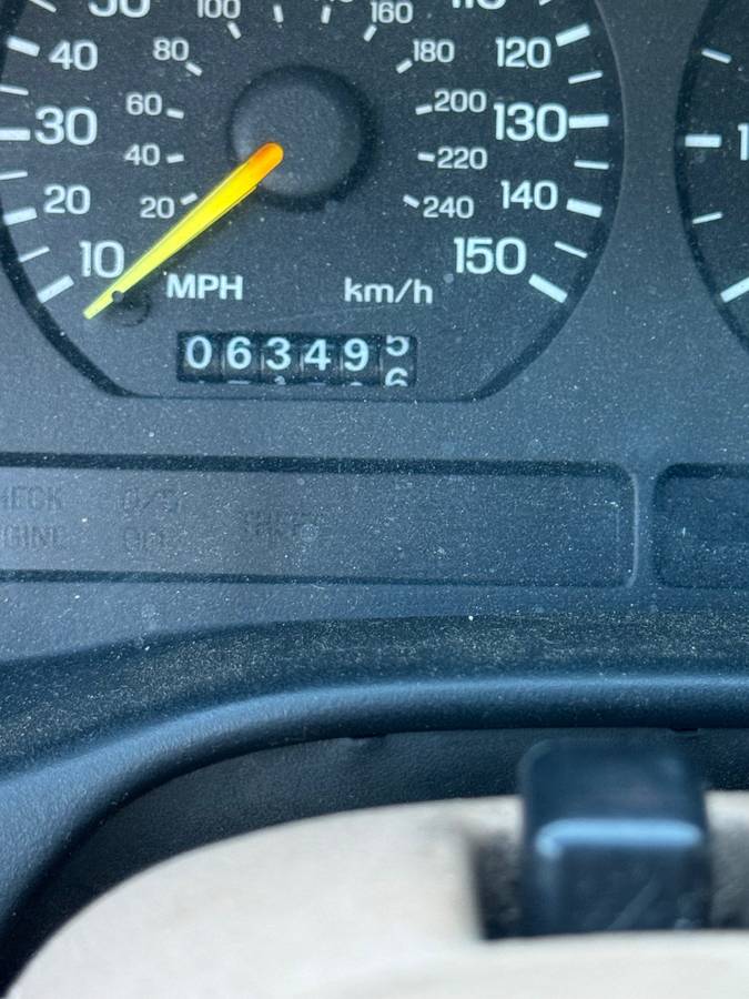 Ford-mustang-gt-convertible-5.0-1995-white-5