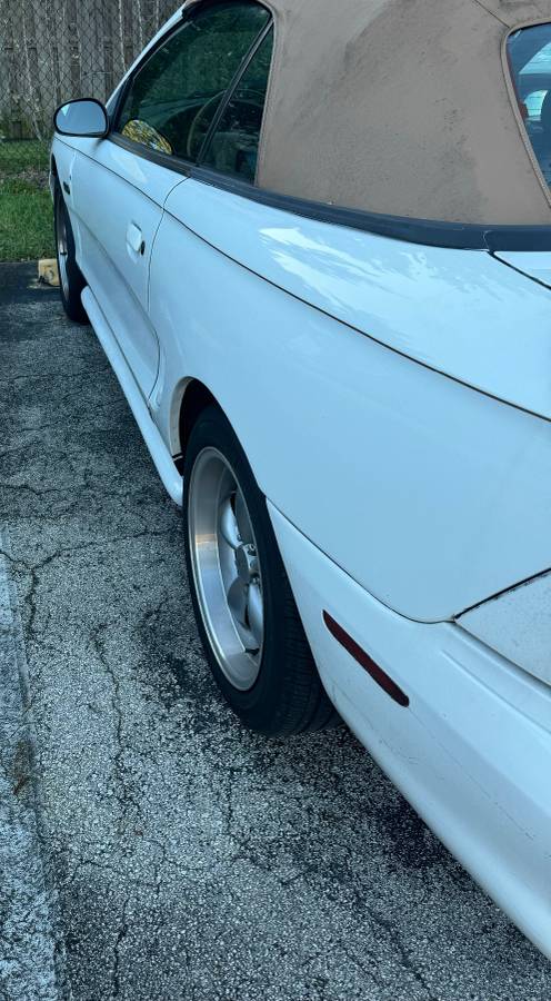 Ford-mustang-gt-convertible-5.0-1995-white-9