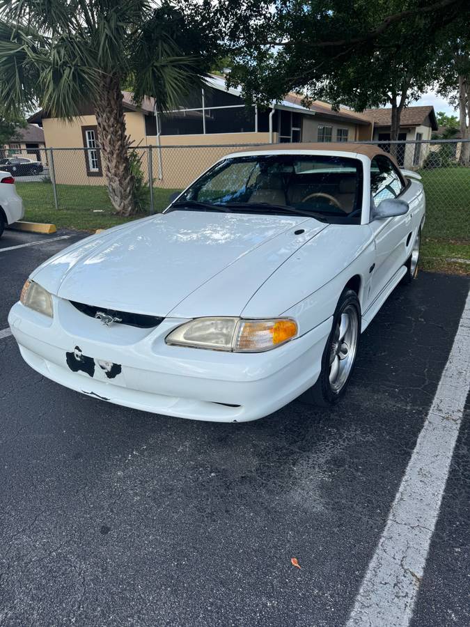Ford-mustang-gt-convertible-5.0-1995-white