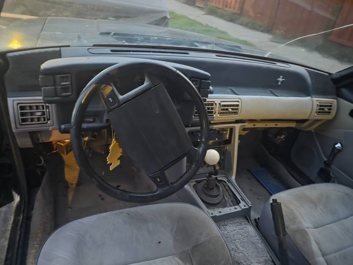 Ford-mustang-gt-coupe-1979-8