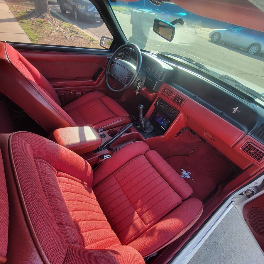 Ford-mustang-gt-coupe-1990-white-3